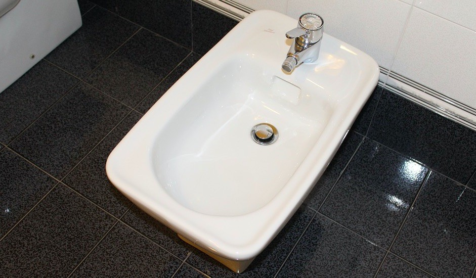 Un kit douchette wc japonais peut remplacer un bidet !