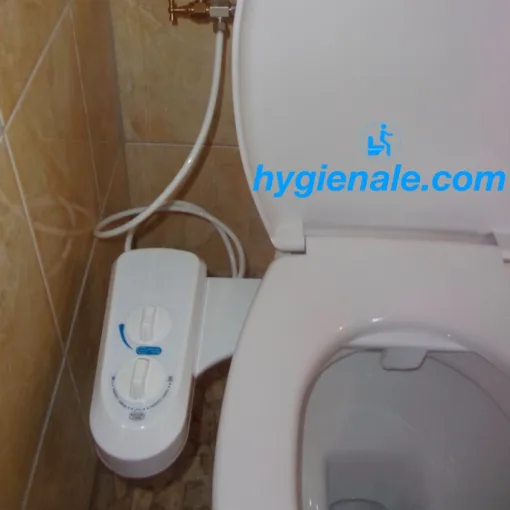 photo installation kit wc japonais sur une cuvette