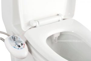 Le kit wc japonais lavant se pose simplement une sur cuvette de toilette